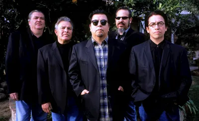 Los Lobos